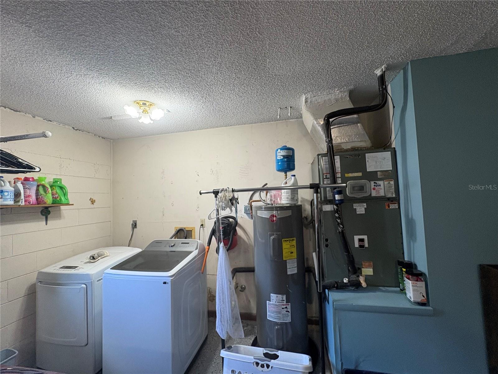 Listing photo id 31 for 6457 Samoa Drive