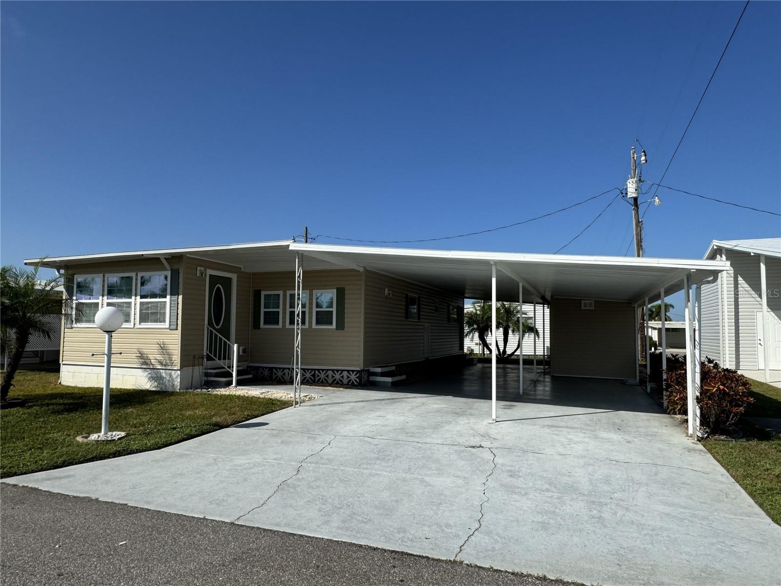 Image 3 of 30 For 4904 4th A Street E