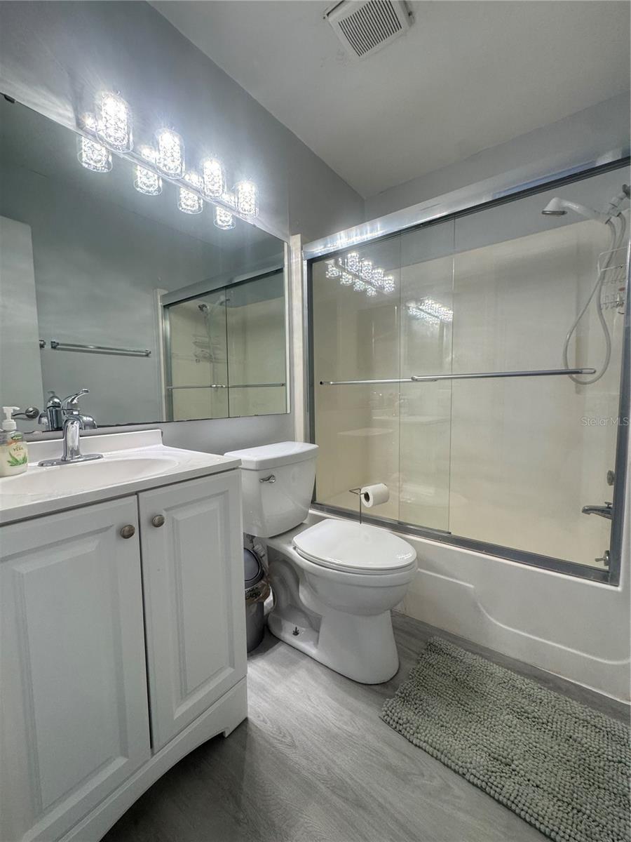 Image 16 of 33 For 1634 Stickney Point Road 1634-201