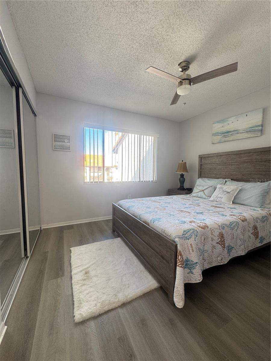 Image 17 of 33 For 1634 Stickney Point Road 1634-201