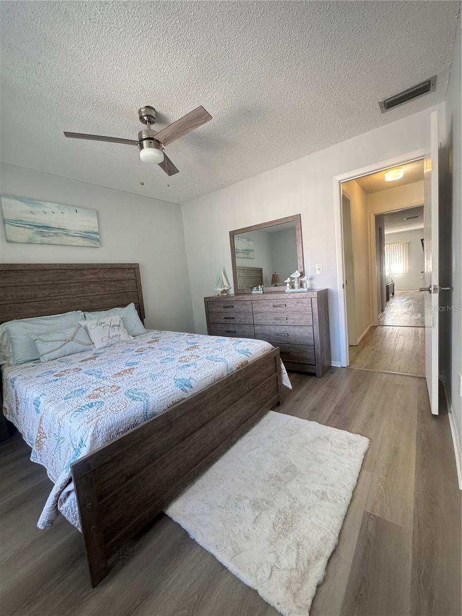 Image 18 of 33 For 1634 Stickney Point Road 1634-201