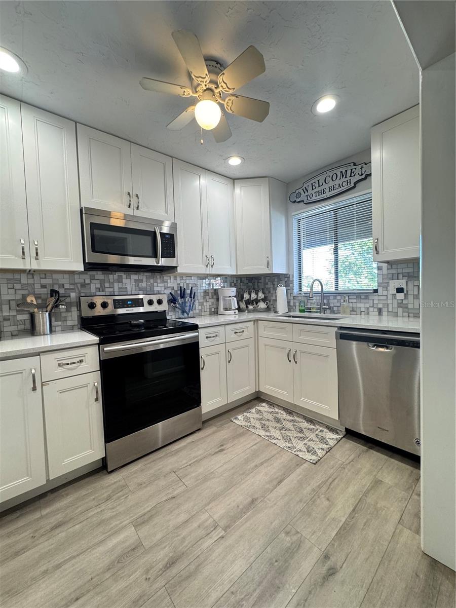 Image 2 of 33 For 1634 Stickney Point Road 1634-201