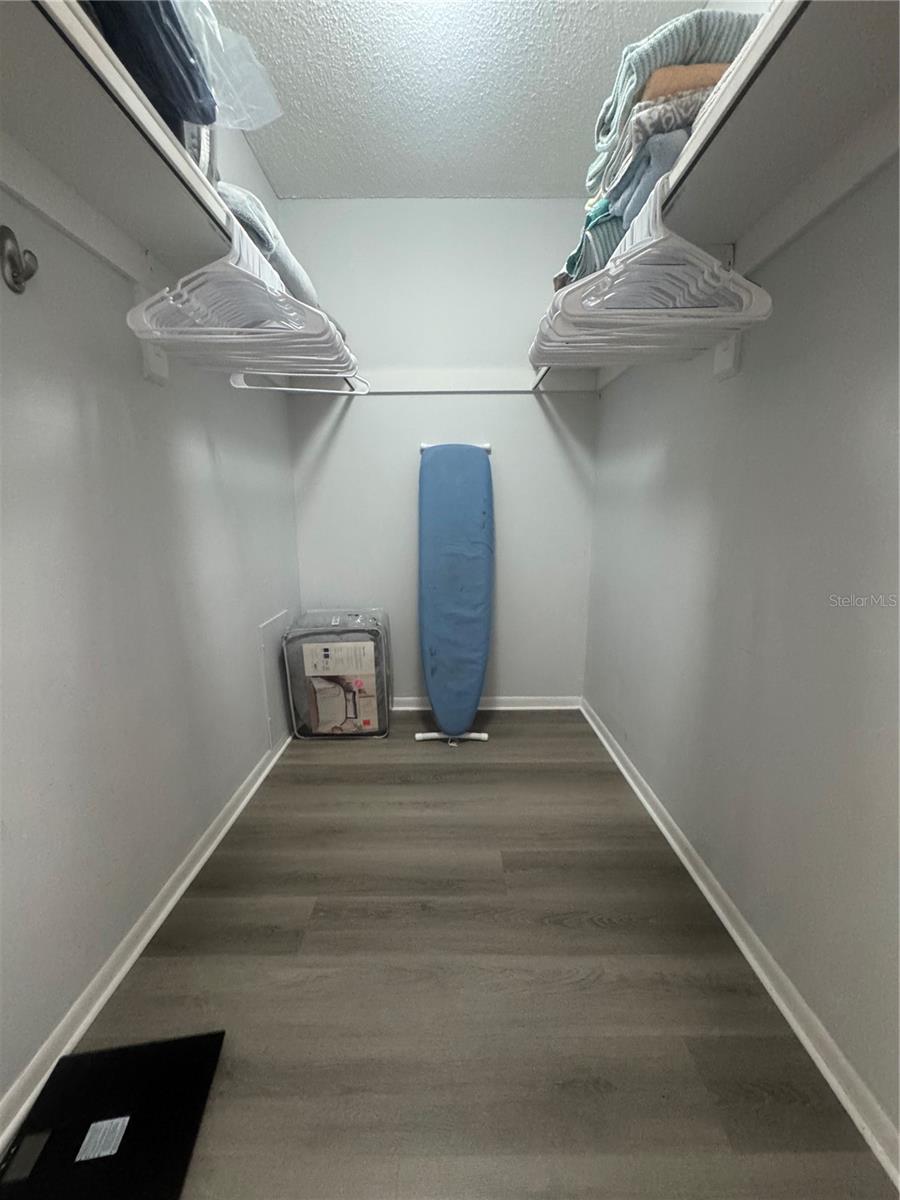 Image 21 of 33 For 1634 Stickney Point Road 1634-201