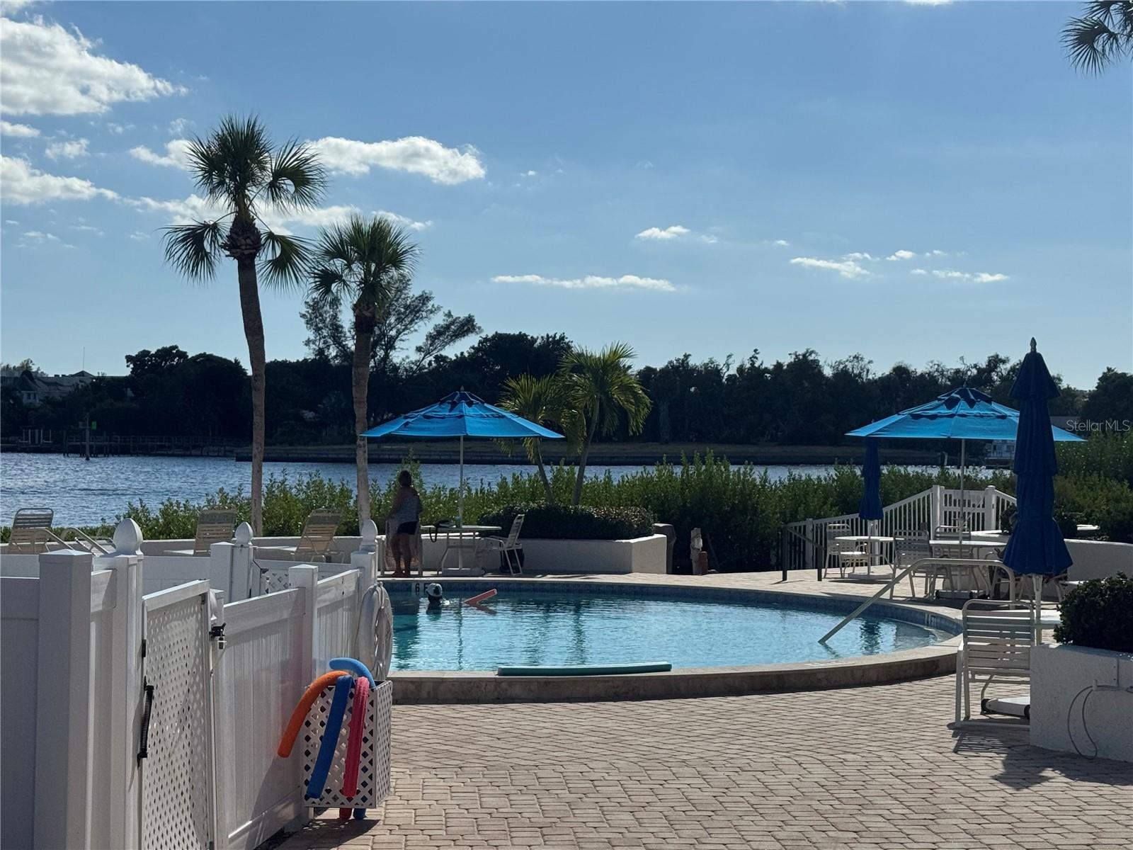 Image 24 of 33 For 1634 Stickney Point Road 1634-201