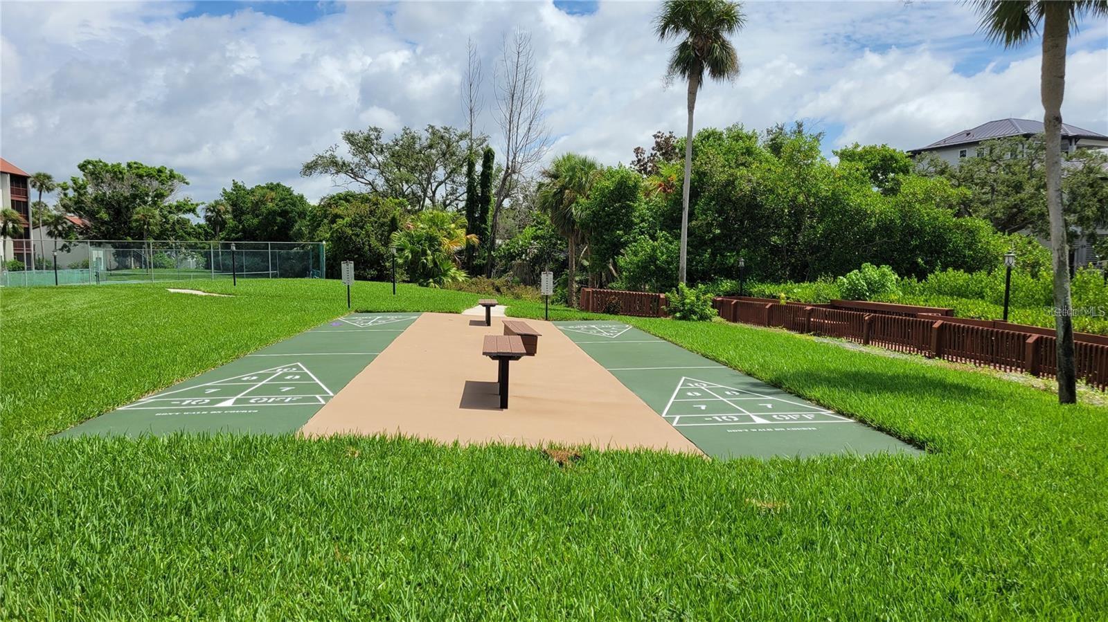 Image 27 of 33 For 1634 Stickney Point Road 1634-201