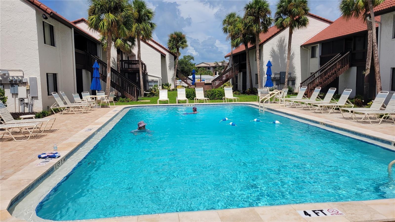 Image 28 of 33 For 1634 Stickney Point Road 1634-201