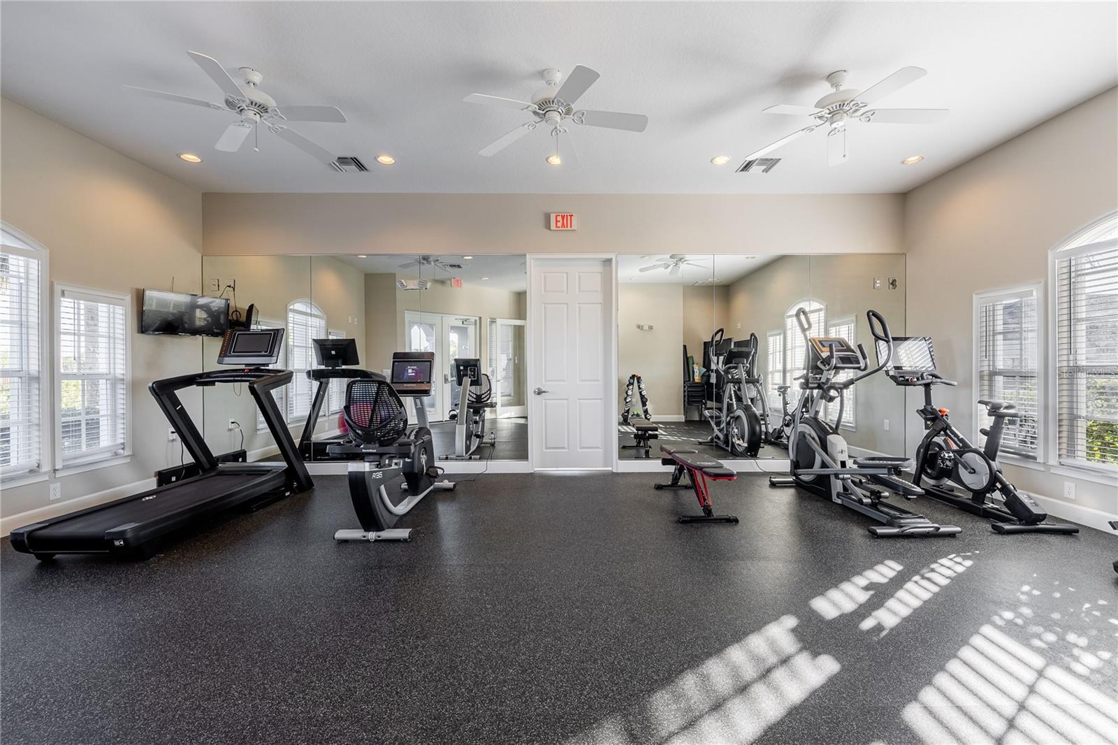 Image 39 of 47 For 23301 Collina Way 124