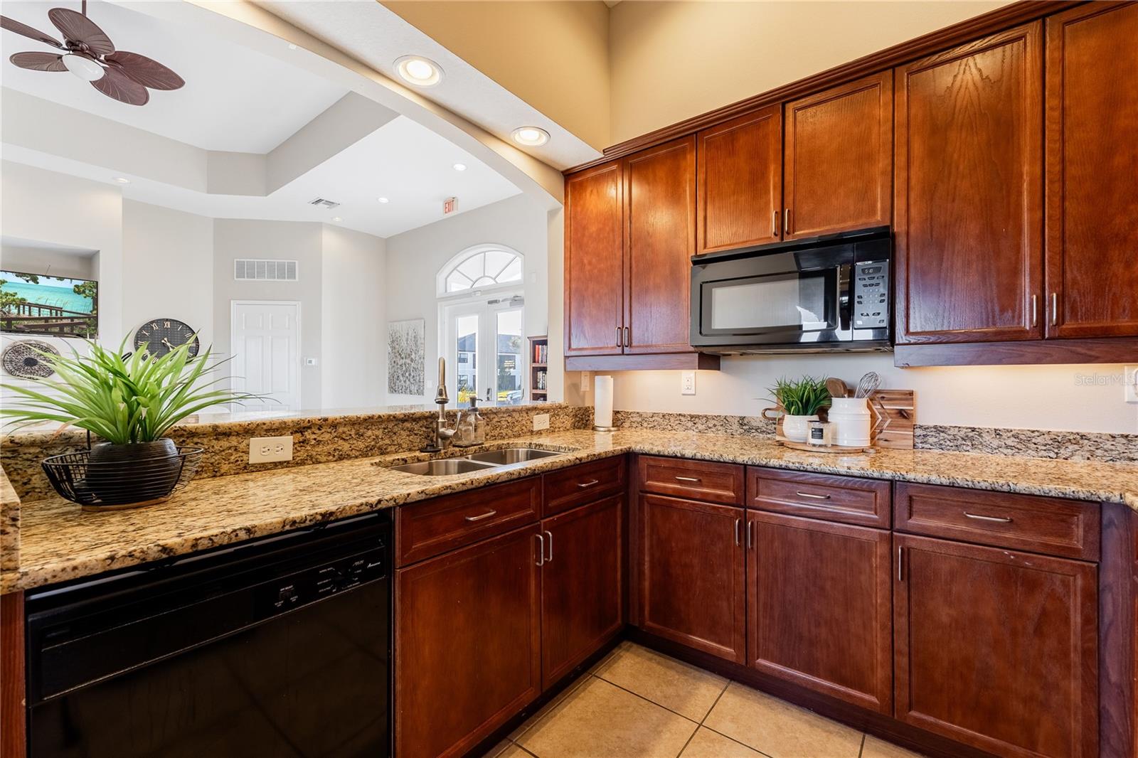 Image 42 of 47 For 23301 Collina Way 124