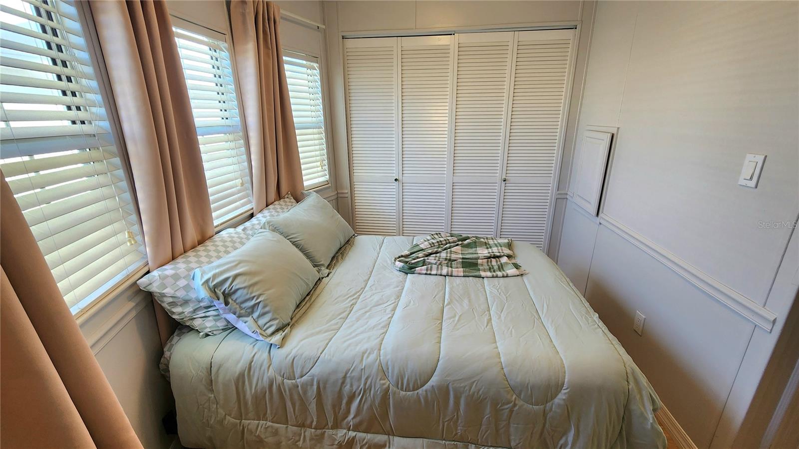 Image 17 of 48 For 3333 26th Avenue E 1090