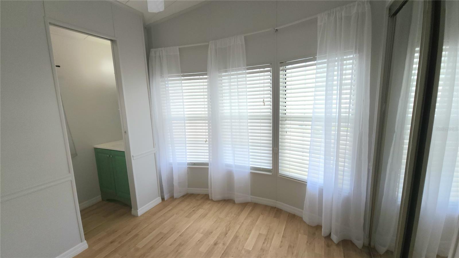 Image 28 of 48 For 3333 26th Avenue E 1090