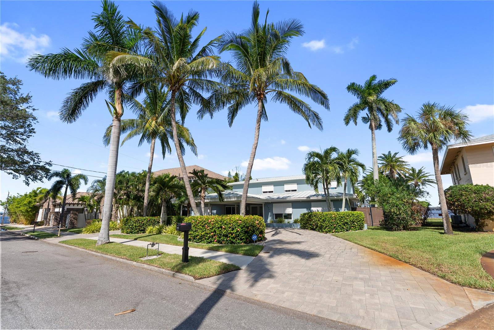 Image 21 of 75 For 1710 Point Pleasant Avenue W