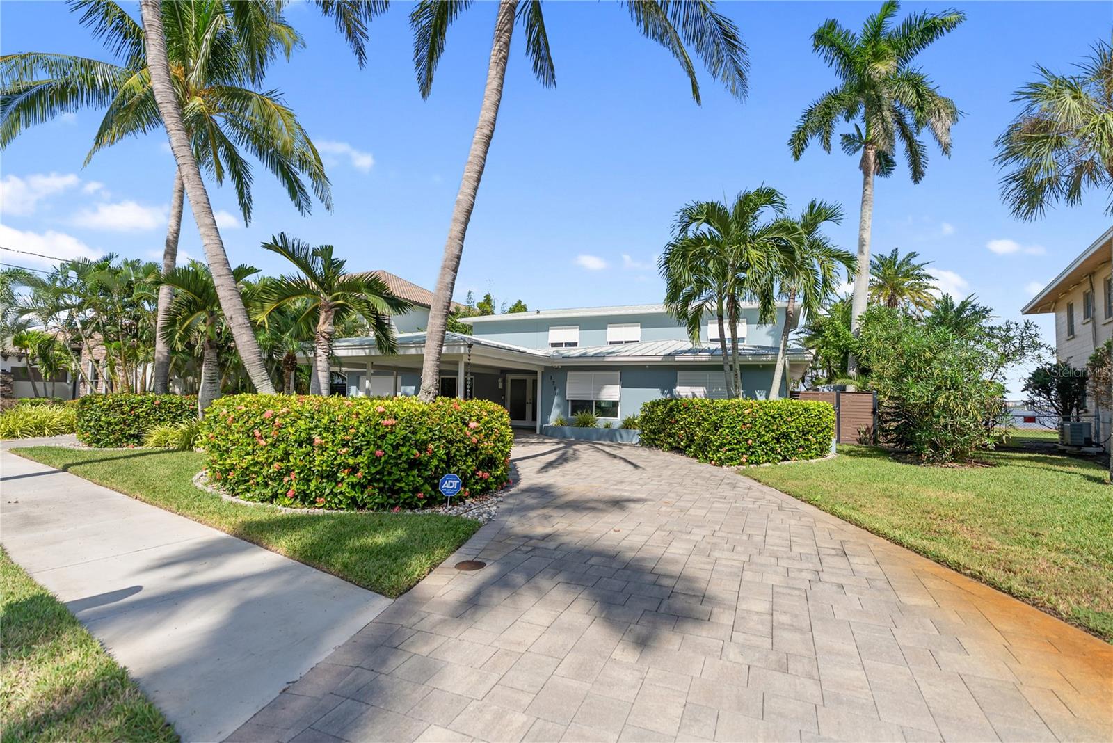 Image 4 of 75 For 1710 Point Pleasant Avenue W