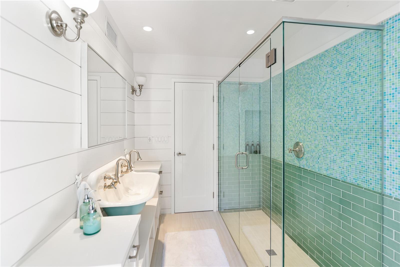 Image 40 of 75 For 1710 Point Pleasant Avenue W