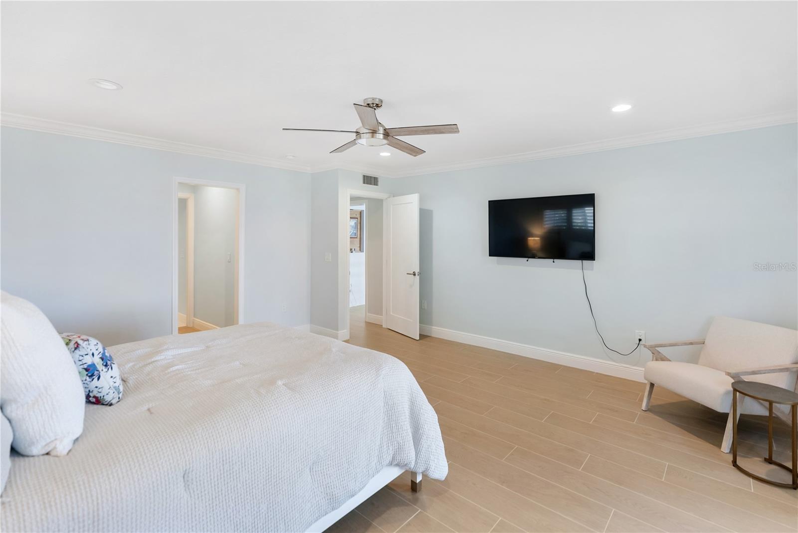 Image 52 of 75 For 1710 Point Pleasant Avenue W