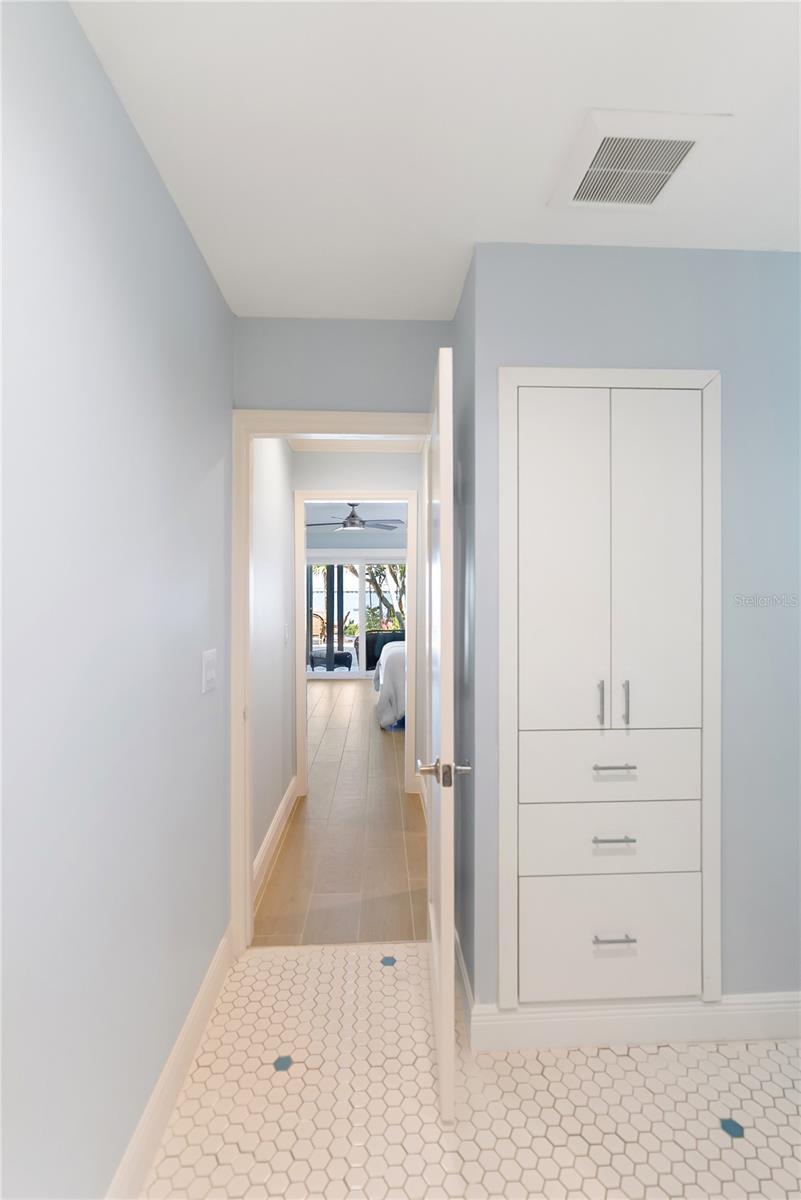 Image 71 of 75 For 1710 Point Pleasant Avenue W