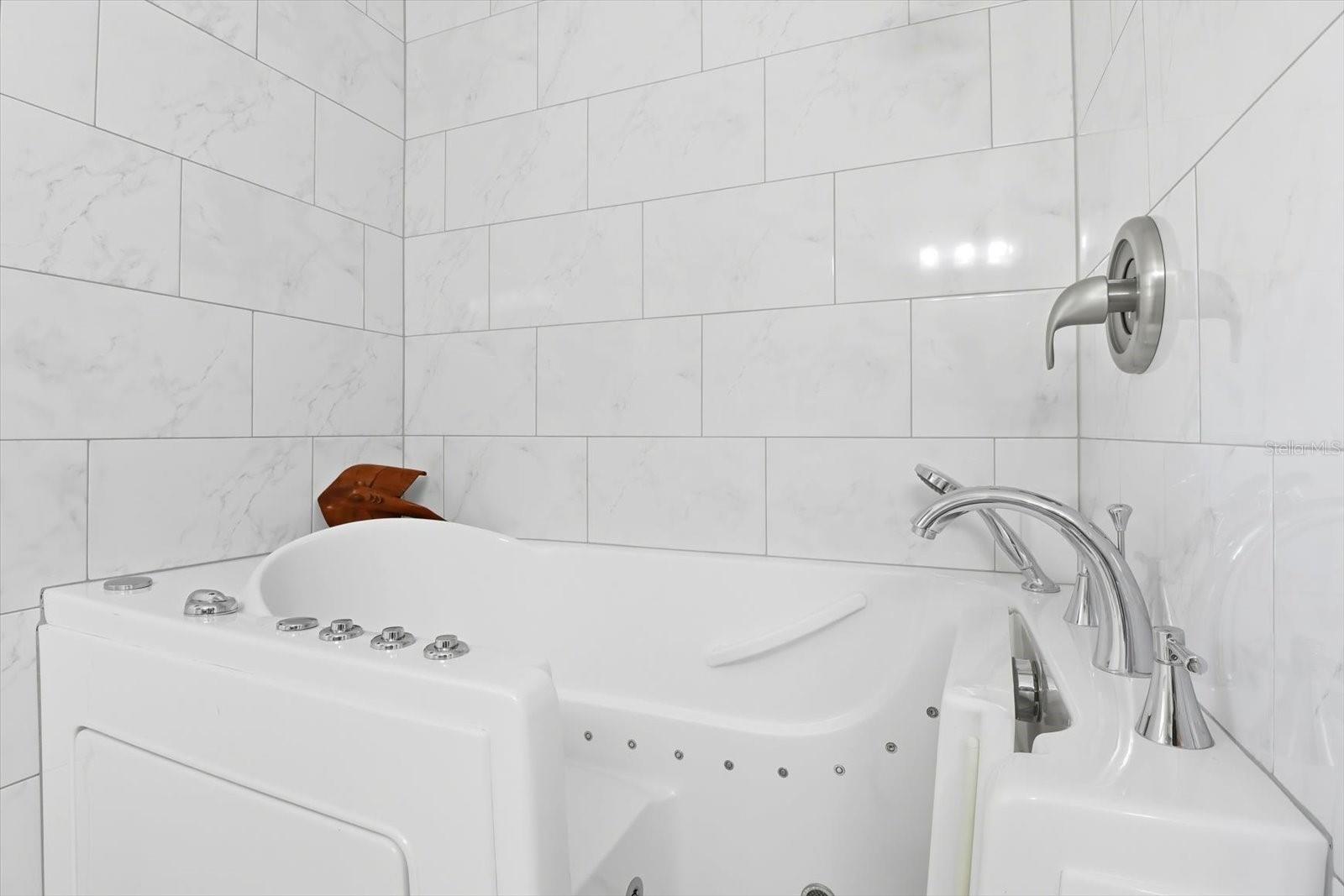 Image 36 of 43 For 5032 Crossgate Point