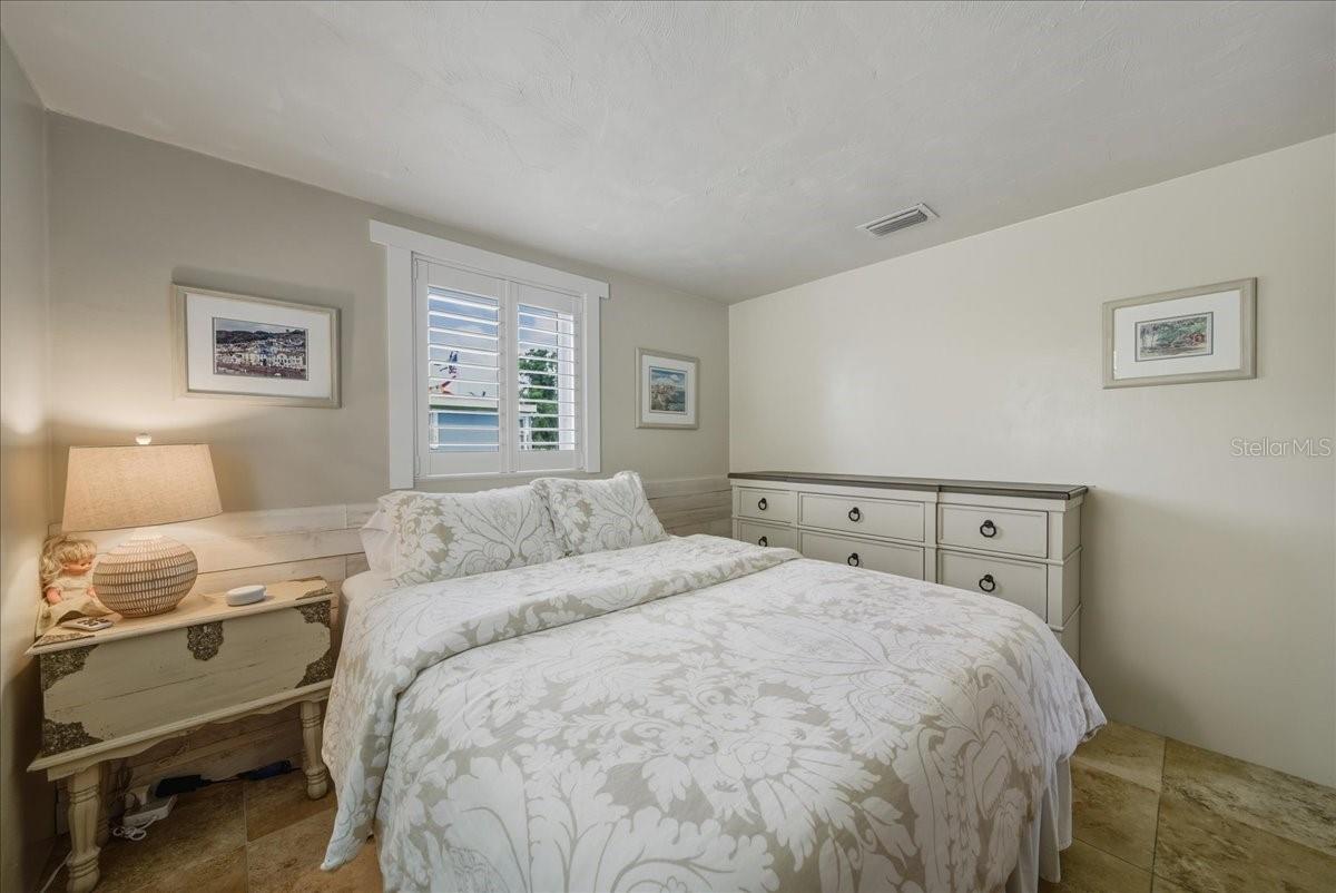 Image 20 of 38 For 2830 10th Street