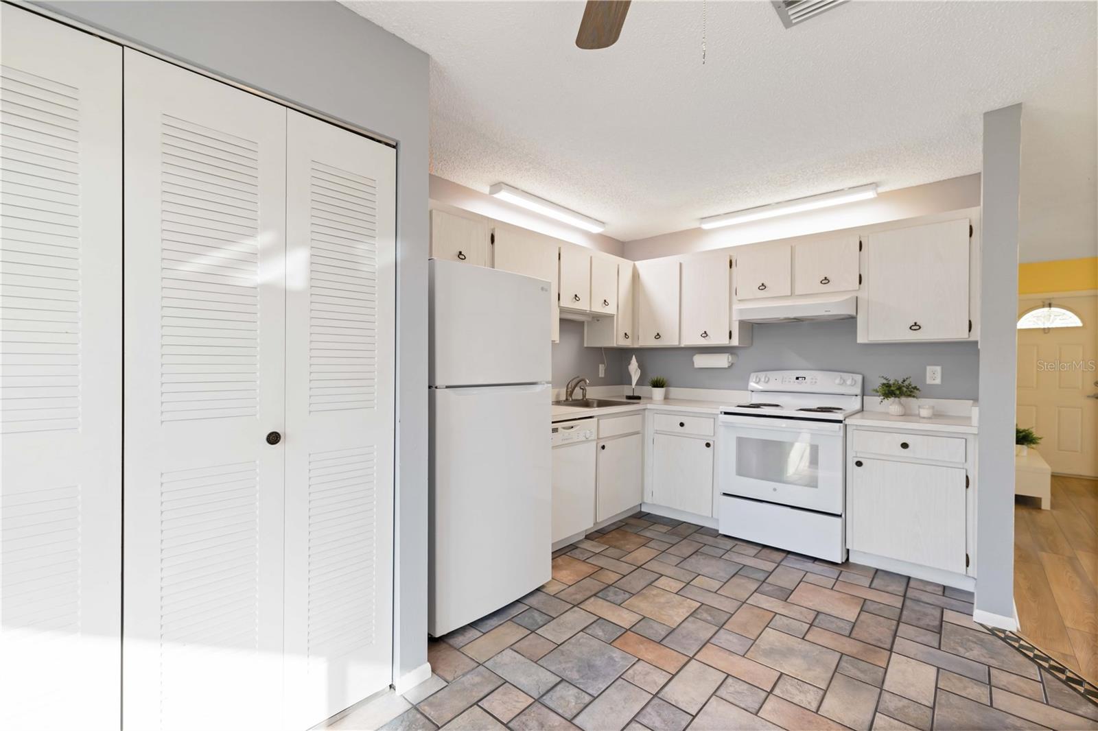 Image 14 of 34 For 4001 38th Avenue Drive W 4001