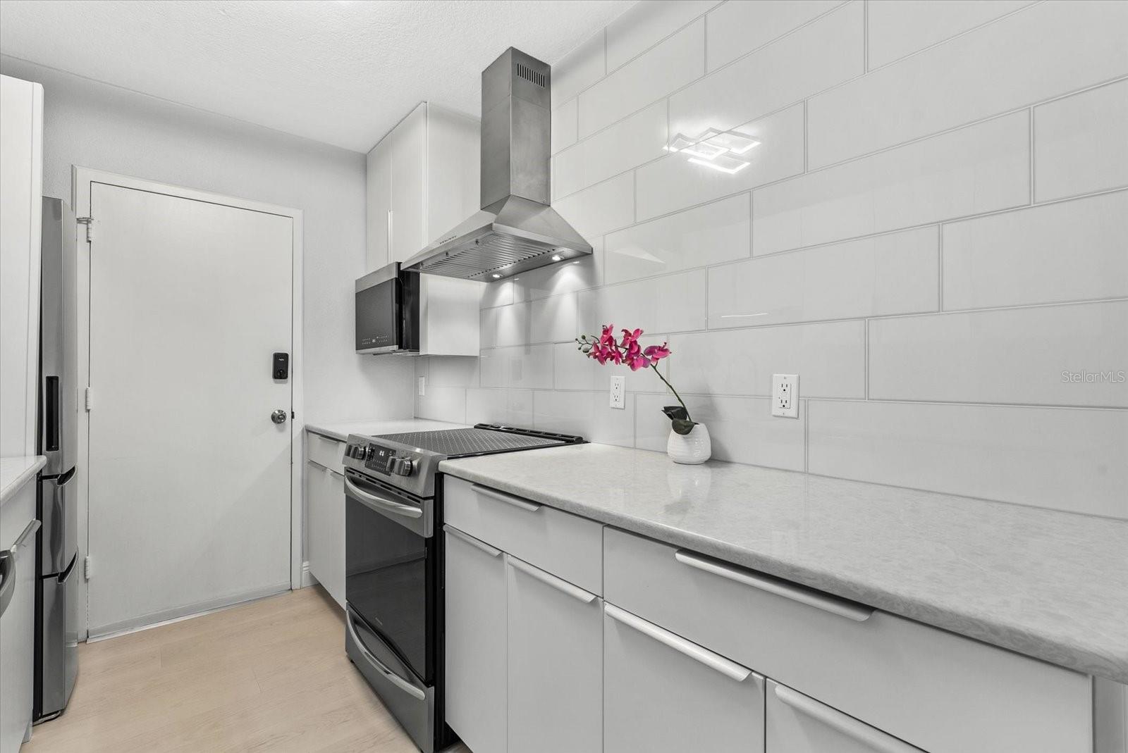 Image 15 of 56 For 4822 Ocean Boulevard 10e