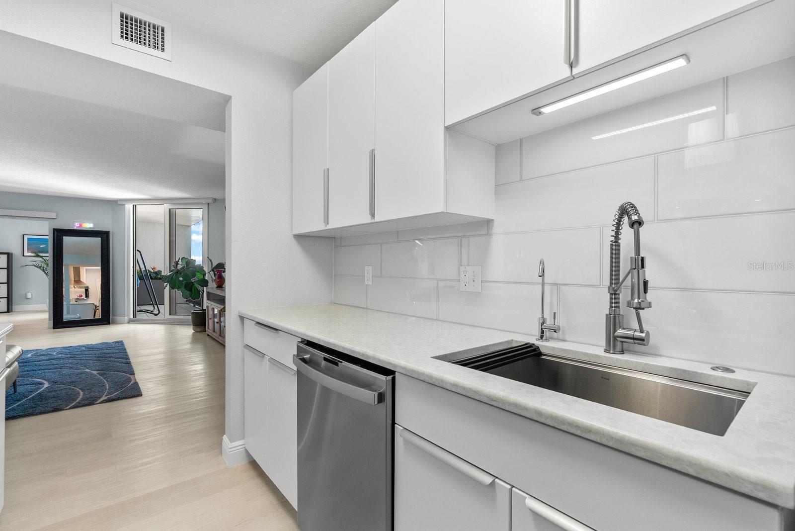 Image 17 of 56 For 4822 Ocean Boulevard 10e