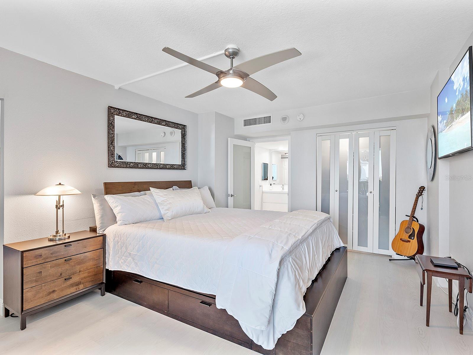 Image 21 of 56 For 4822 Ocean Boulevard 10e