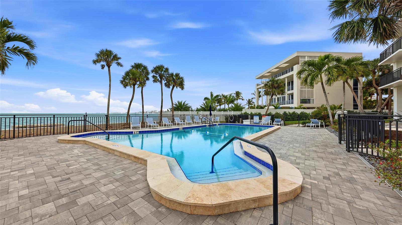 Image 24 of 56 For 4822 Ocean Boulevard 10e