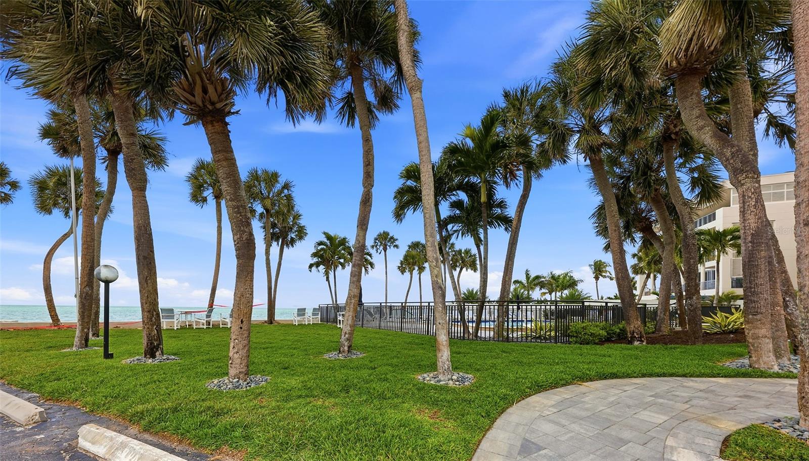 Image 33 of 56 For 4822 Ocean Boulevard 10e