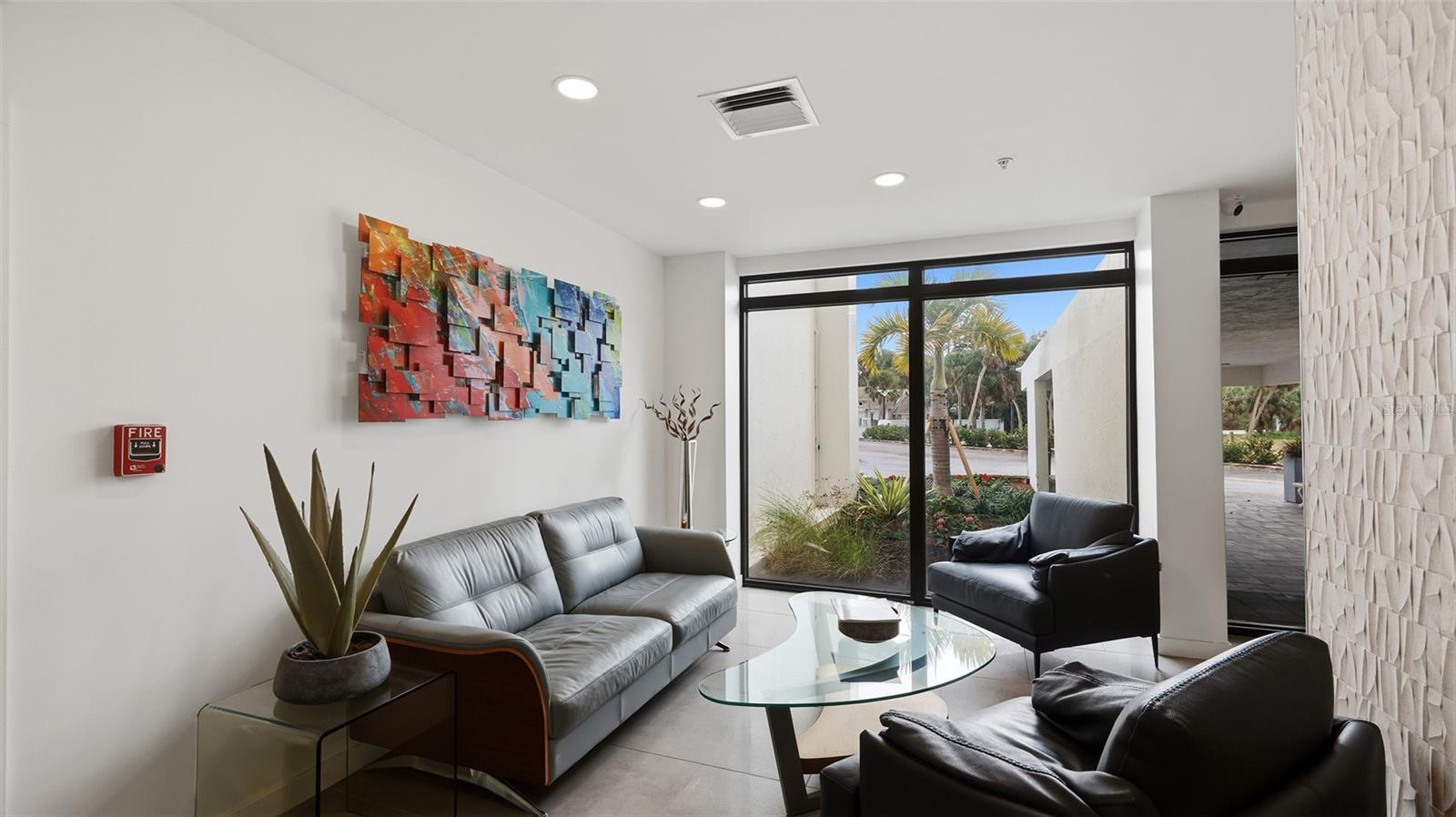 Image 36 of 56 For 4822 Ocean Boulevard 10e