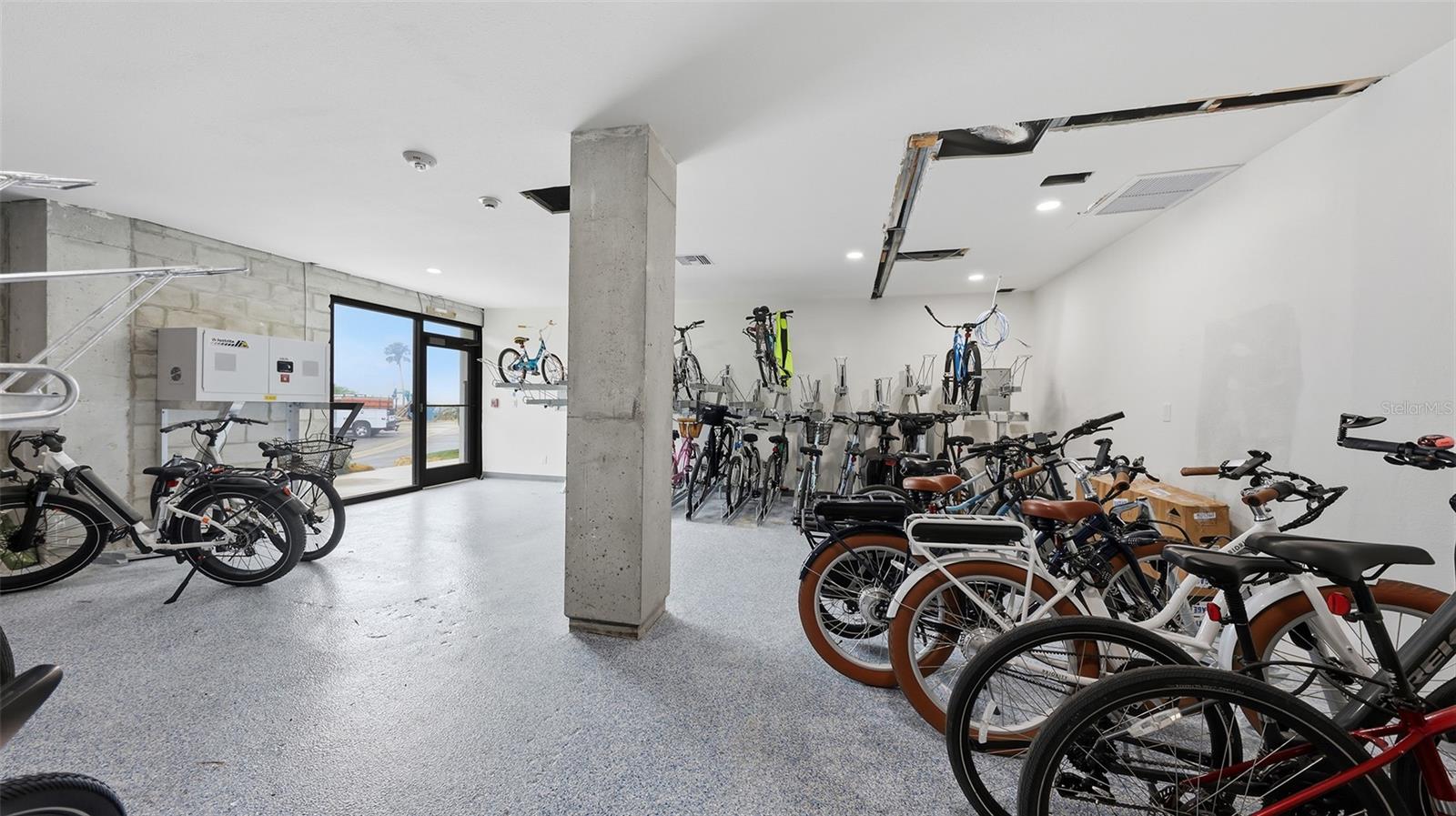 Image 42 of 56 For 4822 Ocean Boulevard 10e