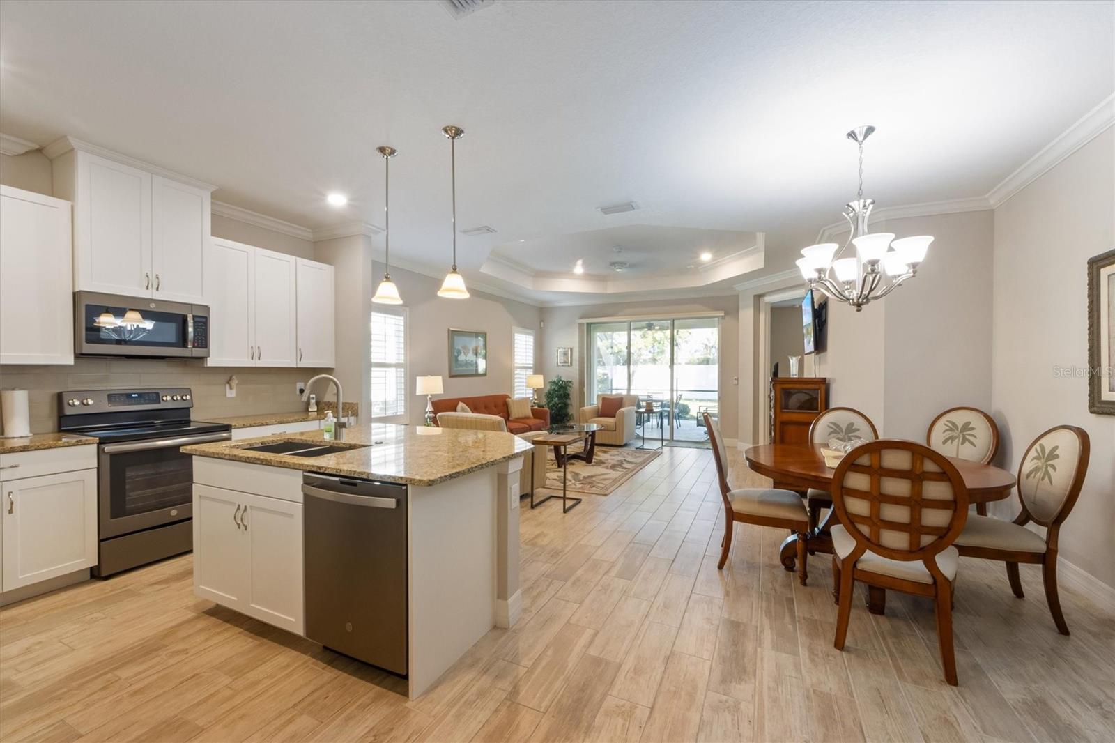 Image 13 of 37 For 7104 Playa Bella Drive