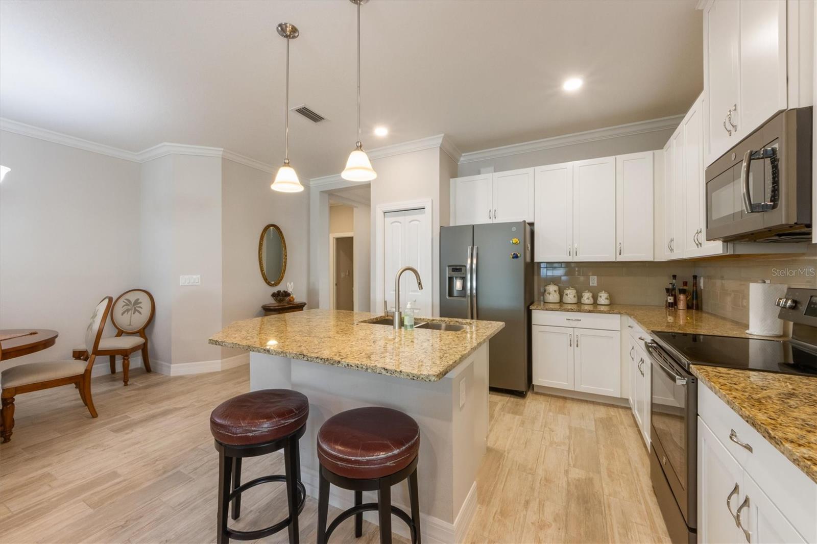 Image 15 of 37 For 7104 Playa Bella Drive