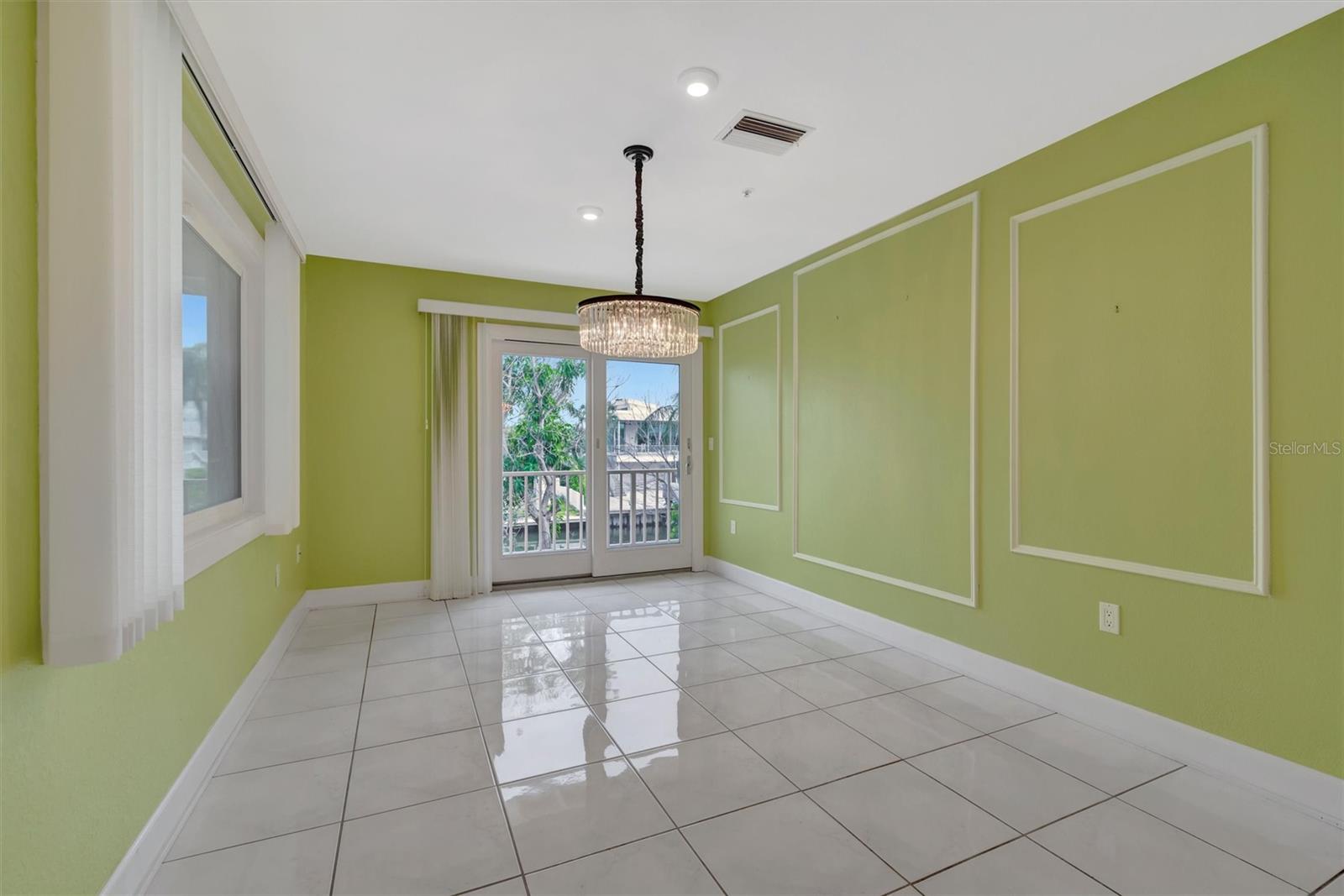 Image 16 of 73 For 614 Norton Street