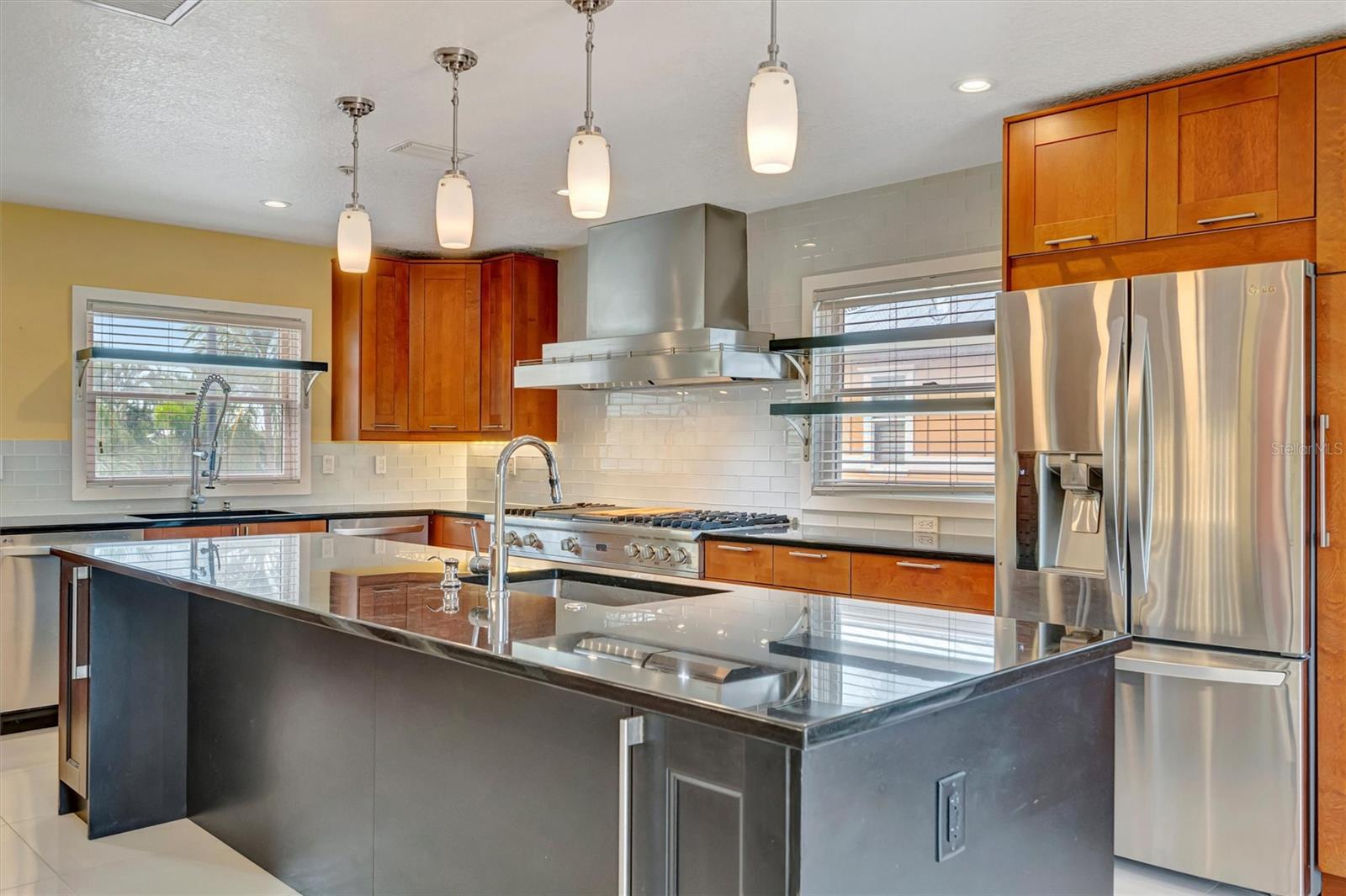 Image 23 of 73 For 614 Norton Street