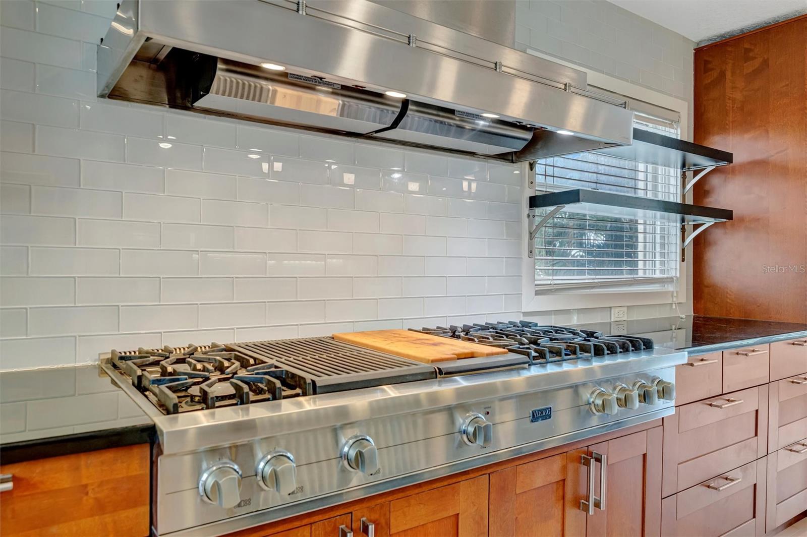 Image 25 of 73 For 614 Norton Street