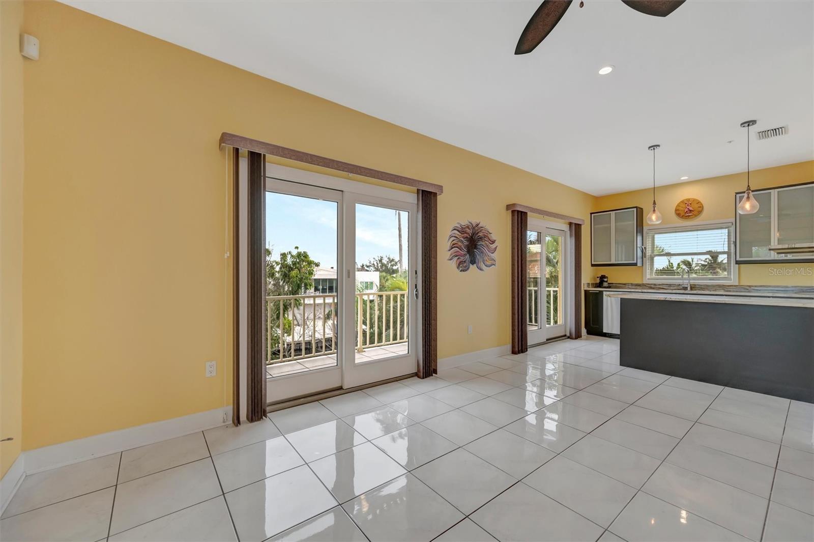 Image 43 of 73 For 614 Norton Street