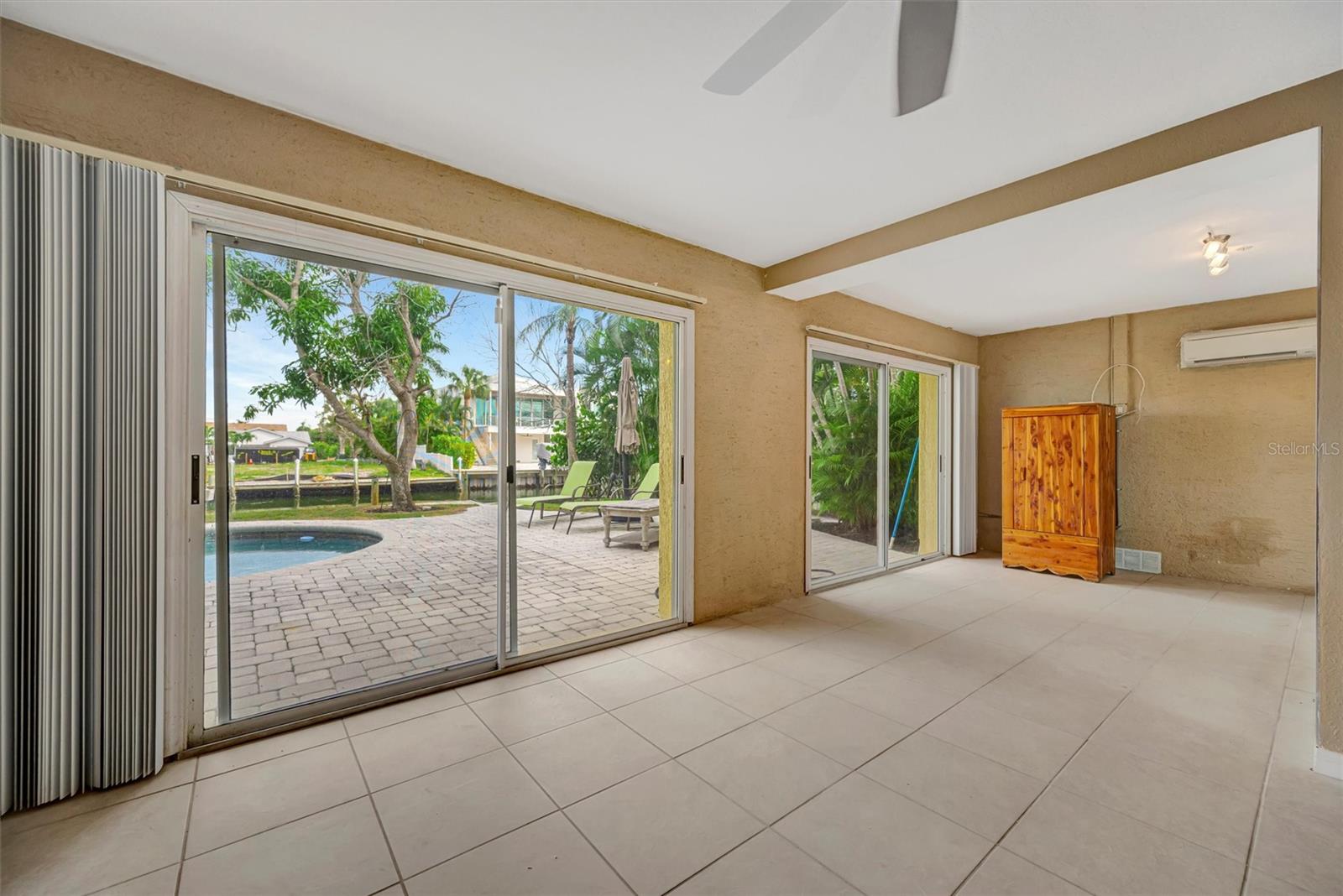 Image 8 of 73 For 614 Norton Street