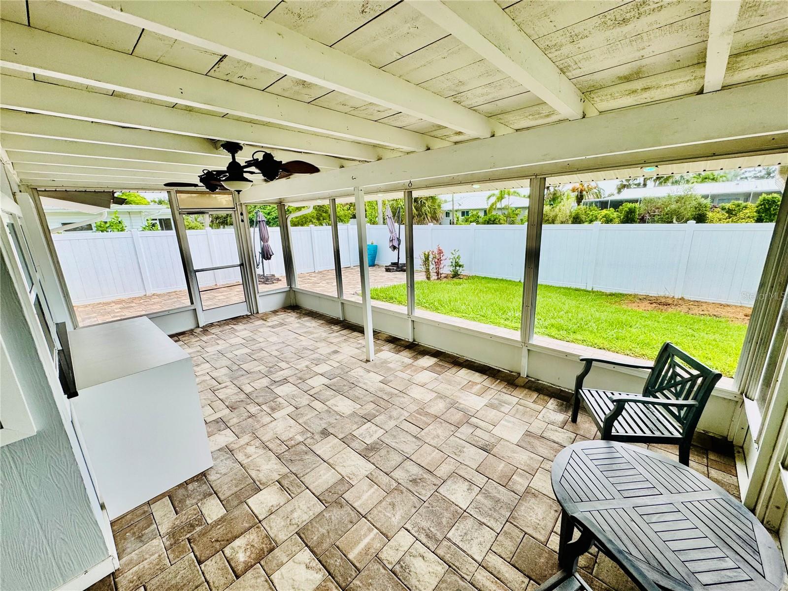 Image 12 of 49 For 6841 Roxbury Drive