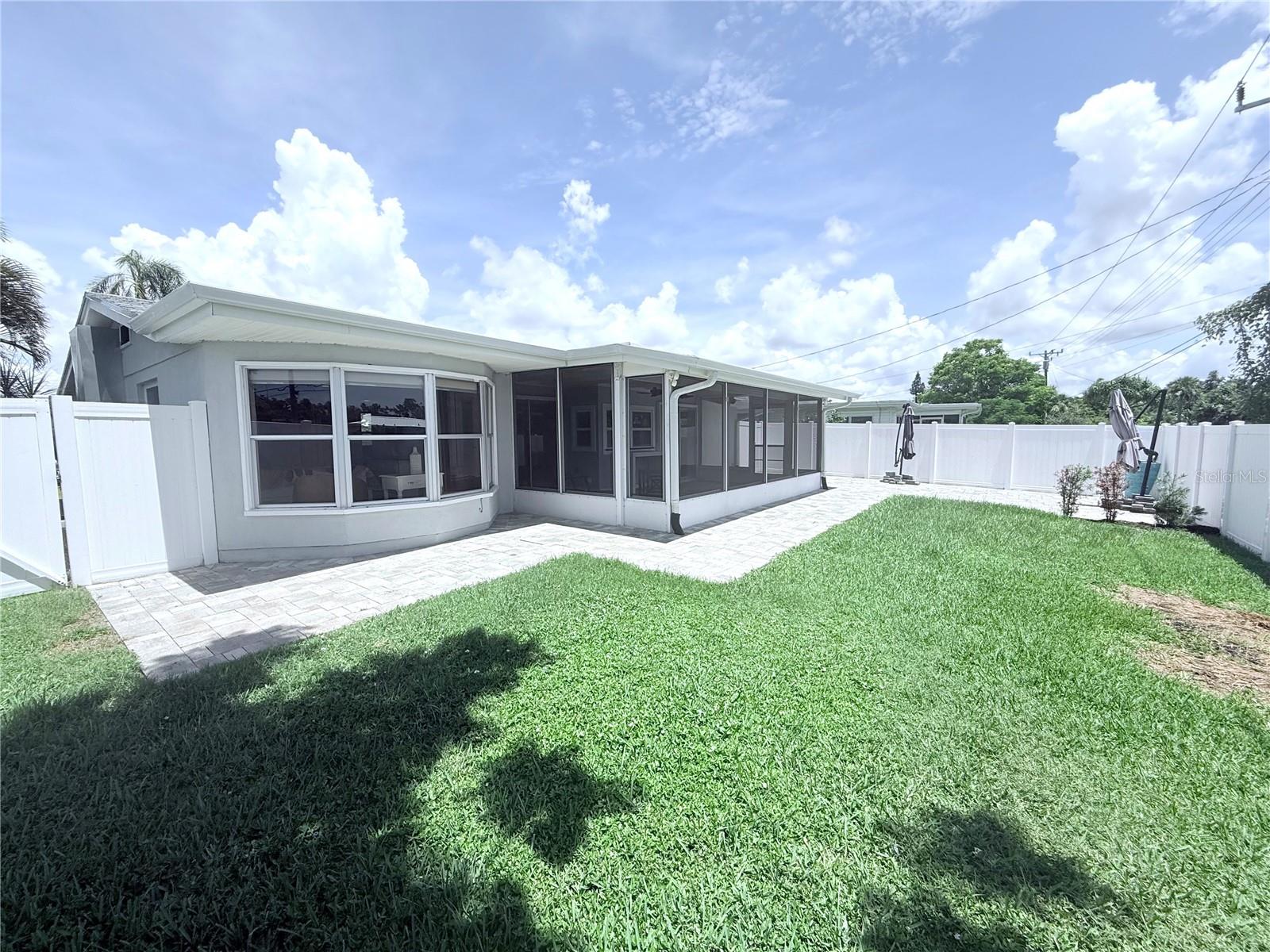 Image 14 of 49 For 6841 Roxbury Drive