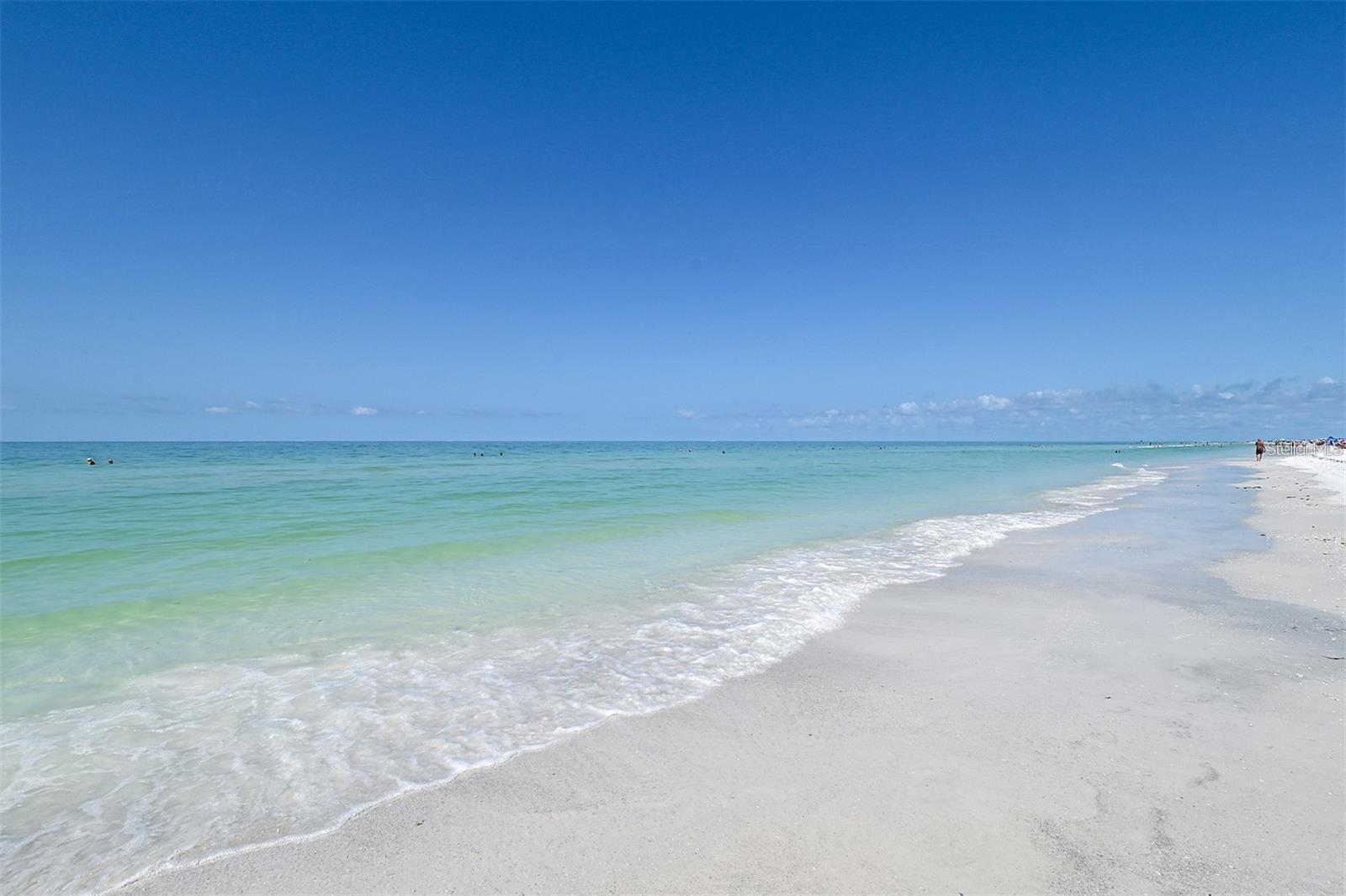 Image 35 of 49 For 6841 Roxbury Drive