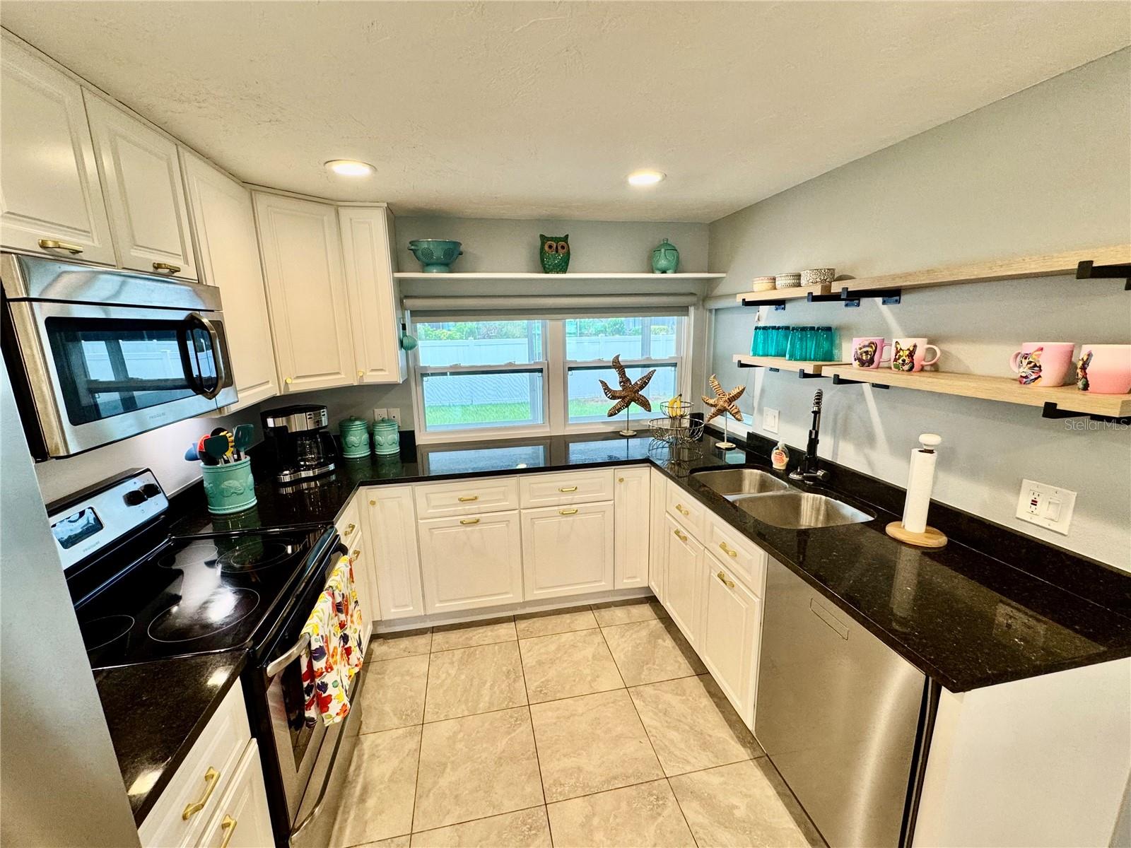 Image 6 of 49 For 6841 Roxbury Drive