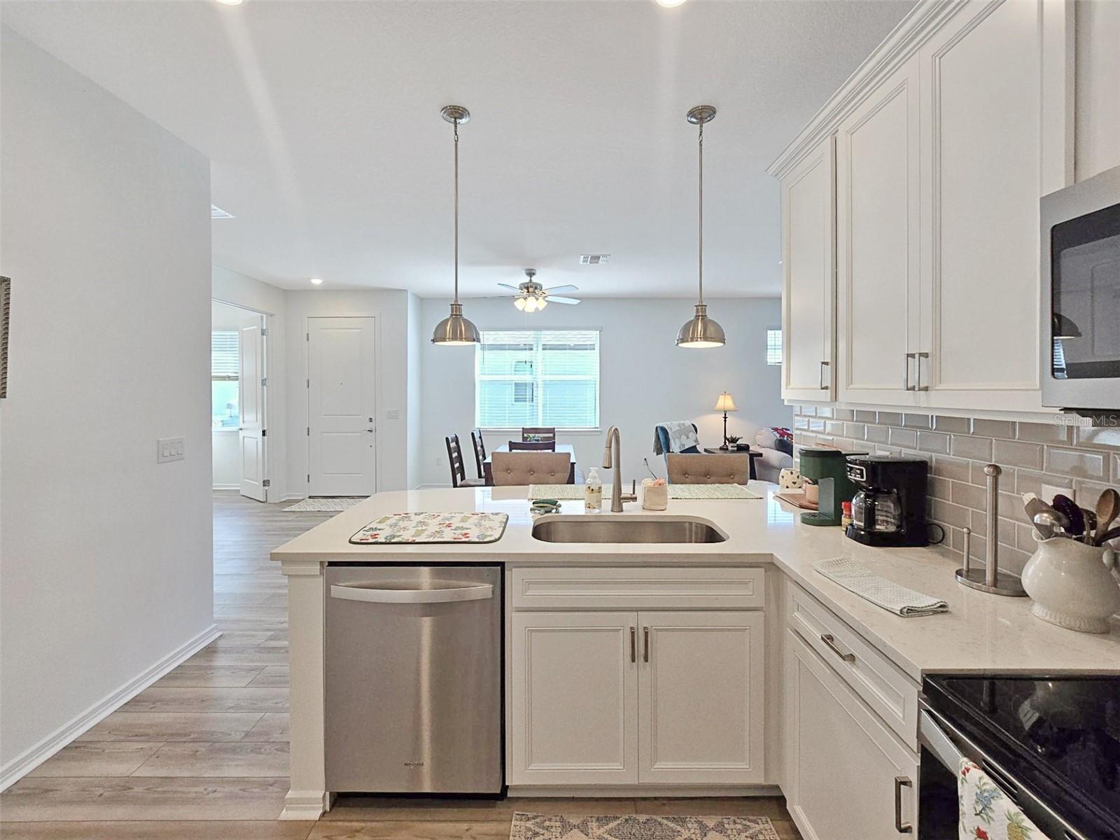 Image 4 of 40 For 9566 Coastline Way