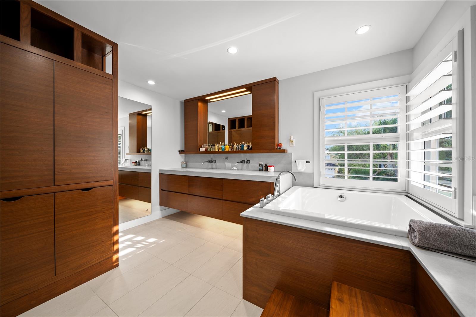 Image 41 of 65 For 15643 Cypress Park Drive