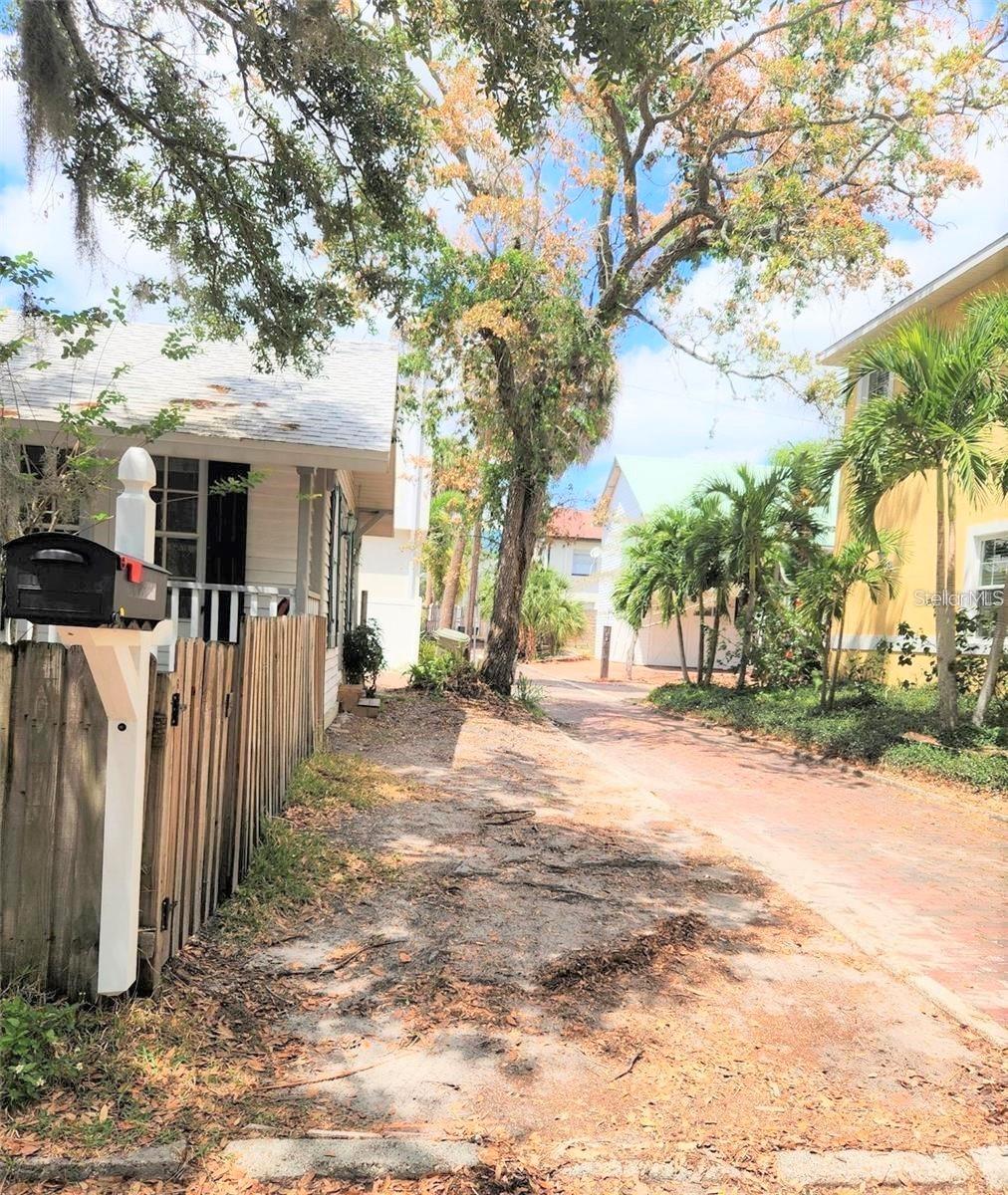 Image 24 of 46 For 1825 Hawkins Court