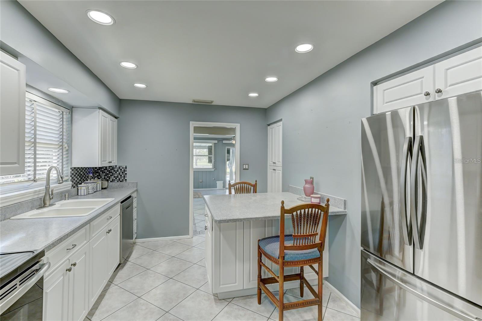 Image 10 of 36 For 711 Whitfield Avenue