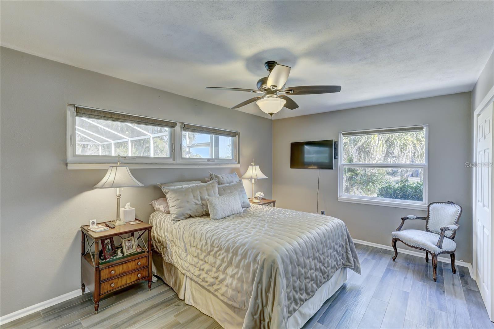 Image 12 of 36 For 711 Whitfield Avenue