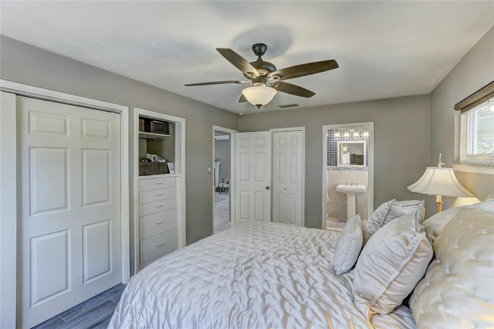 Image 14 of 36 For 711 Whitfield Avenue