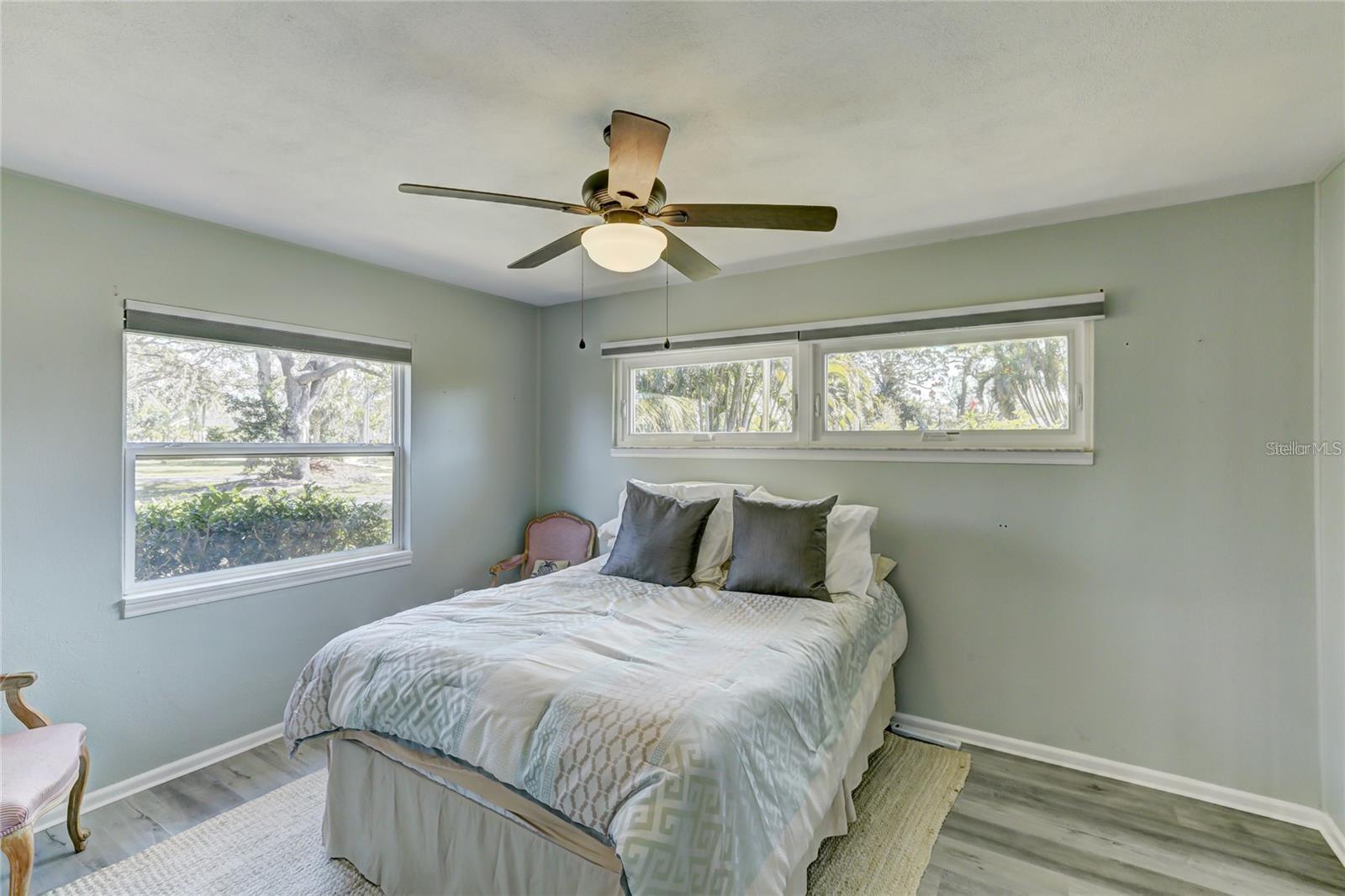 Image 17 of 36 For 711 Whitfield Avenue