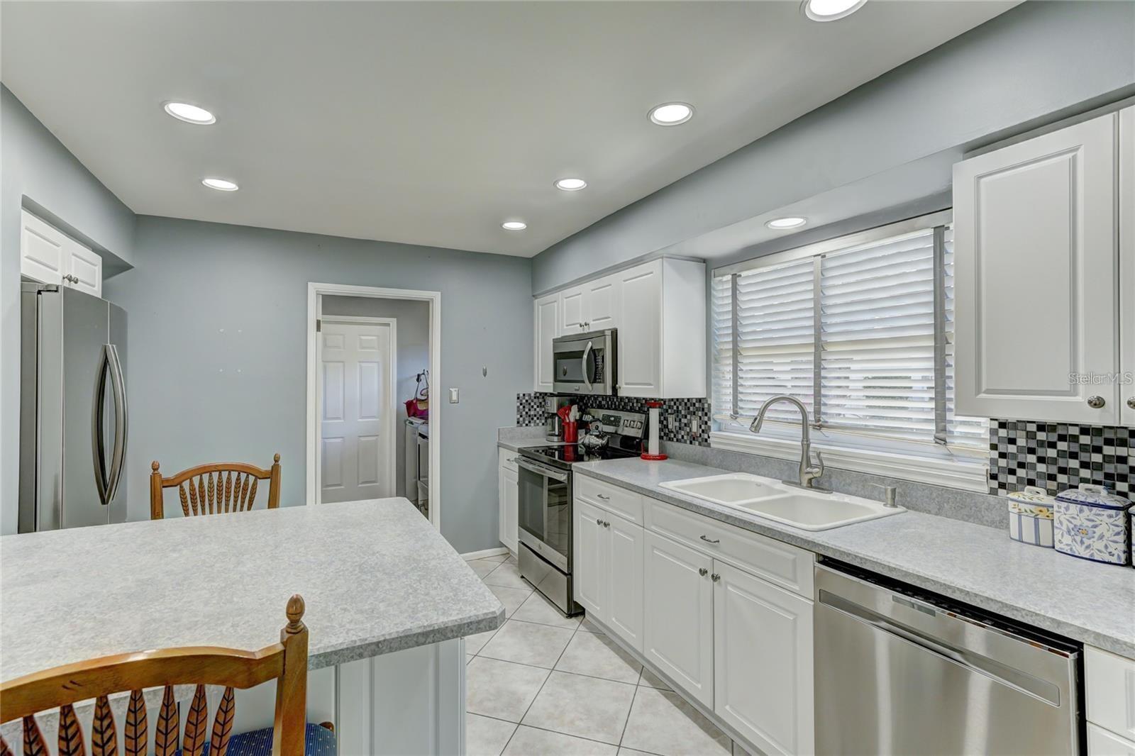 Image 8 of 36 For 711 Whitfield Avenue