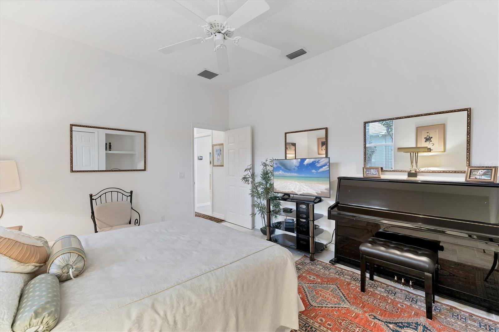 Image 36 of 90 For 8116 Collingwood Court