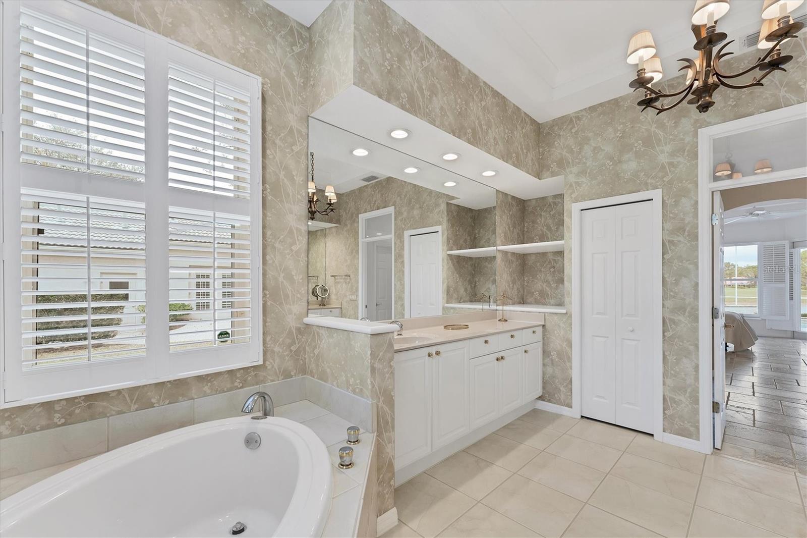 Image 40 of 90 For 8116 Collingwood Court